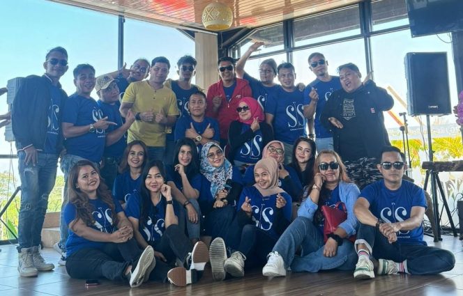 Sambil Arisan Super Star (SS) Puluhan Artis dan Entertainer Liburan ke Kuningan - Cirebon.