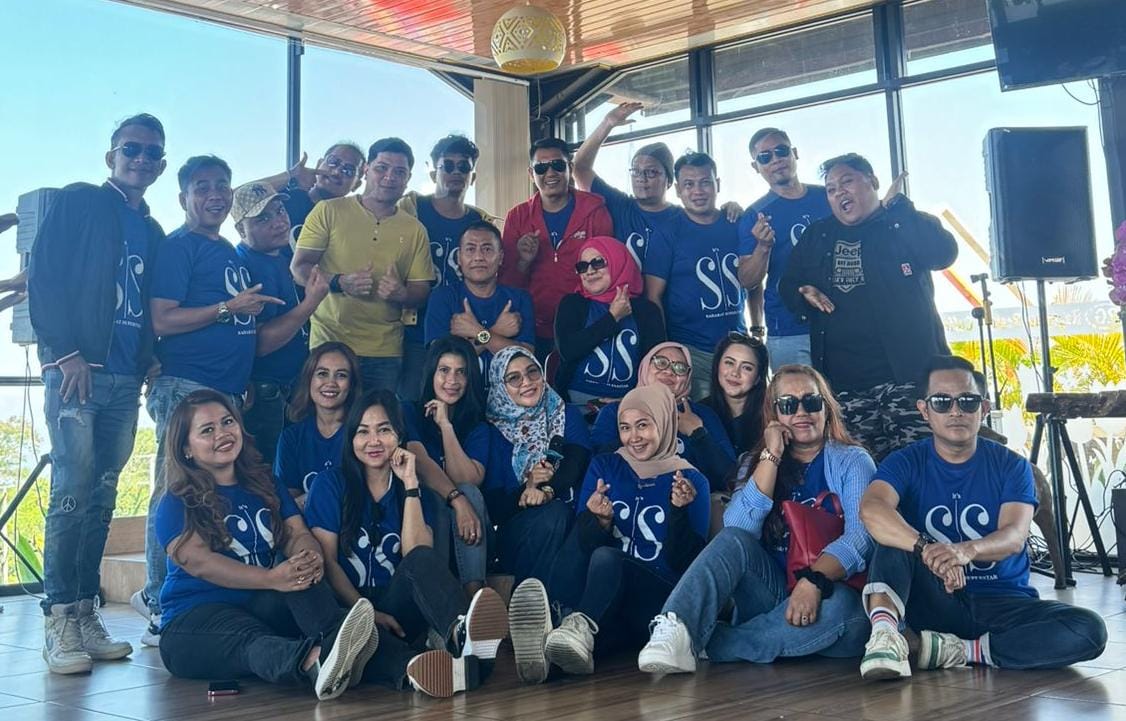 Sambil Arisan Super Star (SS) Puluhan Artis dan Entertainer Liburan ke Kuningan - Cirebon.
