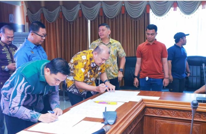 Sekdako Pekanbaru Indra Pomi Resmikan Peta Rencana Tata Ruang Marpoyan Damai.