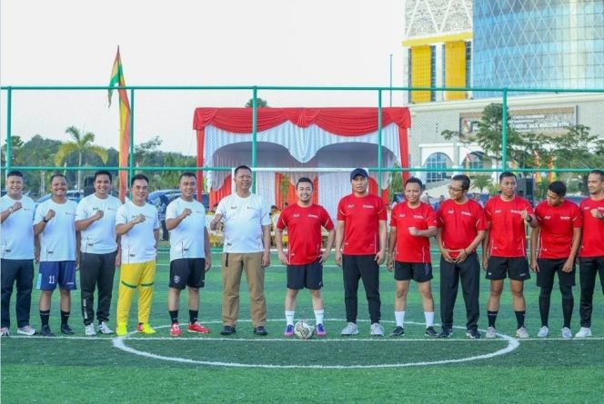 
					Pemerintah kota (Pemko) Pekanbaru melalui Dinas Pemuda dan Olahraga (Dispora) Kota Pekanbaru menggelar kegiatan Olahraga Futsal bertajuk  Super Futsal El Clasico.