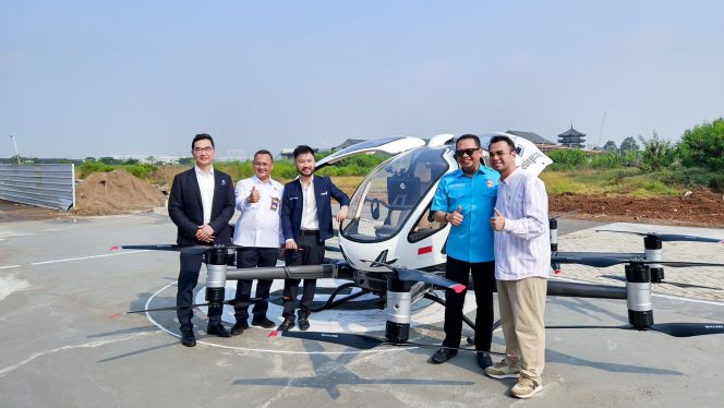 Uji Terbang Taxi Udara EHang 216-S Berpenumpang Pertama di Indonesia.