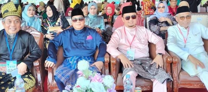 
					Lembaga Adat Melayu Riau (LAMR) berharap bahwa Festival Pacu Jalur di Kuantan Singingi (Kuansing) dapat diikuti oleh semua kabupaten/kota se-Riau.