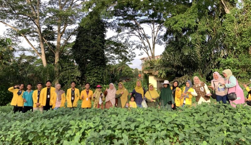 PPK Ormawa Himpunan Mahasiswa Jurusan Akuntansi Universitas Lancang Kuning Adakan Sosialisasi Eco Enzyme dan Smart Farming di Fakultas Pertanian.