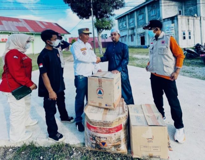 Kasus Suspek Mpox di Meranti: BPBD dan Dinkes Bagikan Masker Dan Semprot Disinfektan di Ponpes Darul Fikri.
