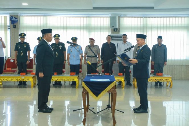 
					Walikota Agung Nugroho Lantik Ingot Ahmad Hutasuhut Sebagai Pj Sekdako.