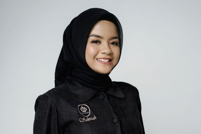 
					Subsektor fesyen RCH dipimpin oleh desainer lokal, Thiffa Qaisty Salsabila.