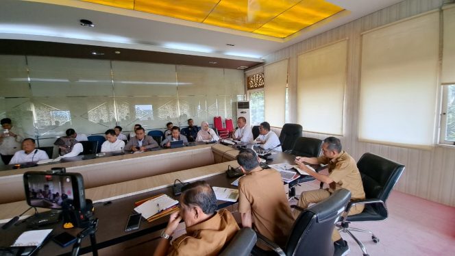 
					Bupati Zukri Pimpin Rapat Pembahasan Penanganan Banjir Sungai Kampar