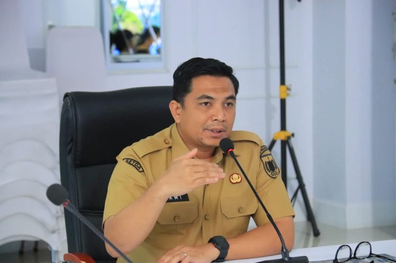 Pelaksana Harian (Plh) Asisten II Bidang Perekonomian dan Pembangunan Sekretariat Daerah Kota (Setdako) Pekanbaru Zulhelmi Arifin.