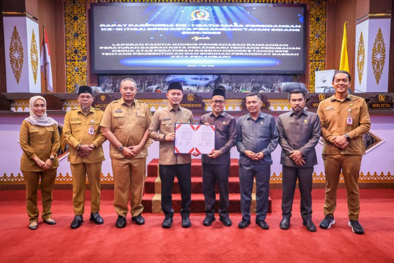 Rapat Paripurna dengan agenda Laporan Pansus Pembahasan Ranperda Kota Pekanbaru tentang Perubahan Kedua atas Perda Nomor 9 Tahun 2016 tentang Pembentukan dan Susunan Perangkat Daerah.

